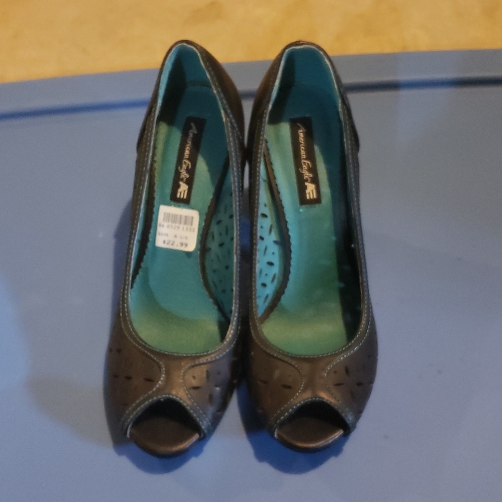 American Eagle Peek a boo heels